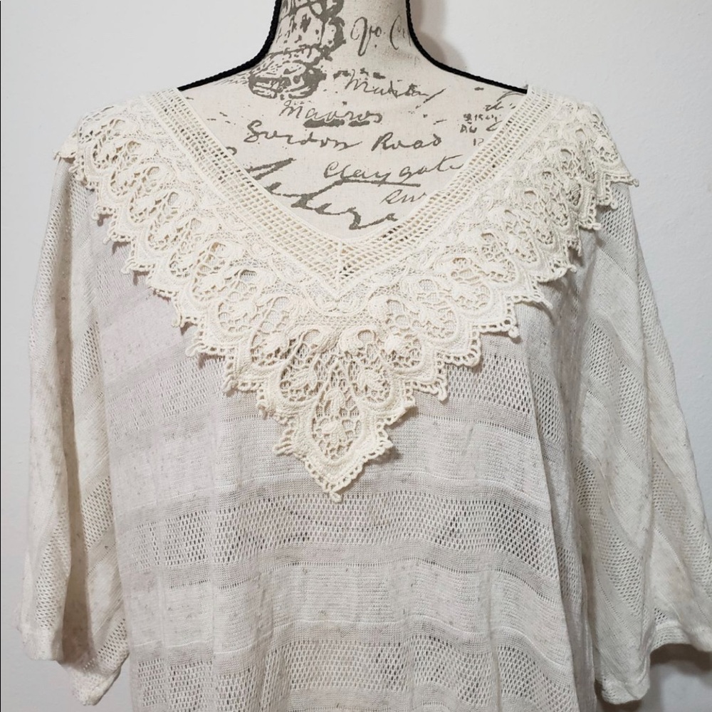 1x Motherhood Maternity Cream Blouse w/ Lace